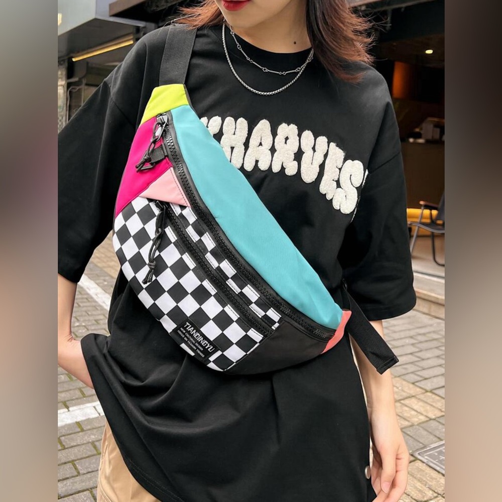 New Oversized Fanny Pack Bag - Picture 4 of 5